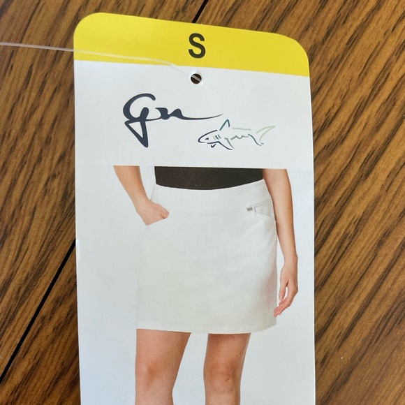 Greg Norman Womens Skorts - Picture 3 of 5